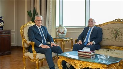 وزير الإنتاج الحربي يبحث مع اقتصادية قناة السويس تعزيز التكامل الوطني
