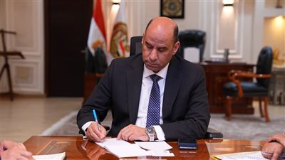 بشائر خير للشباب.. وزير العمل يعلن عن توفير 1489 وظيفة جديدة