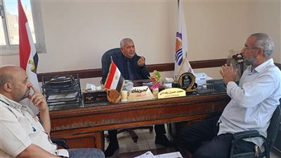 وكيل تضامن قنا يجتمع بأعضاء لجنة الحج 
