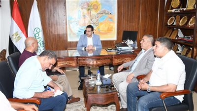 نائب محافظ الفيوم يتابع مع رؤساء المراكز ملفات التصالح والمتغيرات