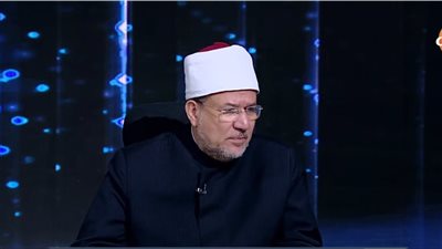 مختار جمعة: أصعب كرب في الدنيا اجتماع المرض مع الفقر والمؤازرة تُخفف العبء والألم