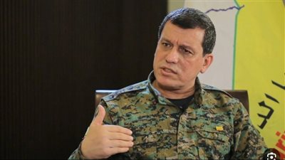 قائد قسد يعلن اكتمال عملية دمج المؤسسات الكردية في إطار الدولة السورية