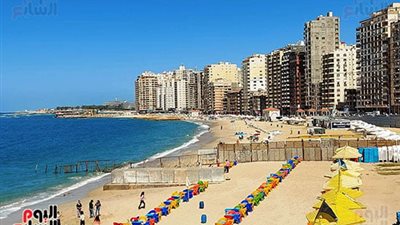 شواطئ الإسكندرية.. من يحمي المواطن من البلطجة و«إتاوة المصيف»؟