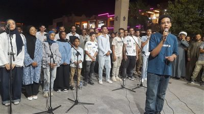 إقبال كبير.. أغاني تراثية وفنون استعراضية في 