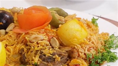 طرق تحضير الكبسة الحجازية.. مذاق أصيل يجمع بين الأرز المتبل واللحم
