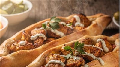 طرق تحضير قوارب الفطائر التركية بحشو الشاورما