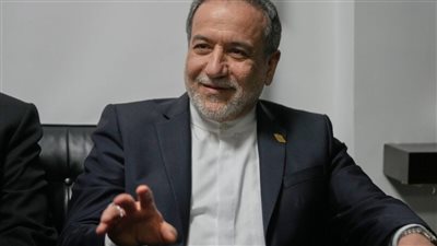عراقجي يبحث هاتفيًا مع قائد الجيش الباكستاني تطورات المنطقة