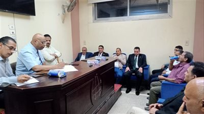 وكيل تعليم سوهاج يعقد اجتماعًا مع ممثلي المدارس الخاصة