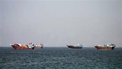 انخفاض عدد السفن العابرة لمضيق هرمز