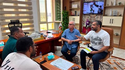 نائب رئيس هيئة المجتمعات العمرانية يتفقد مشروعات المرافق بالعبور الجديدة