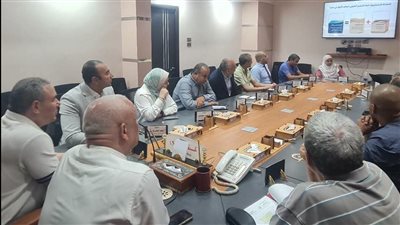 رئيس مياه قنا يستقبل وفدًا لبحث تطبيق تكنولوجيا الترشيح الطبيعي لضفاف الأنهار 