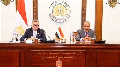 وزير الخارجية يستقبل وزير التخطيط والتنمية الاقتصادية ويعقدان لقاء مع السفراء المنقولين للخارج