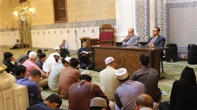 تمهيدًا لختمه في المولد النبوي.. تواصل مجالس قراءة 