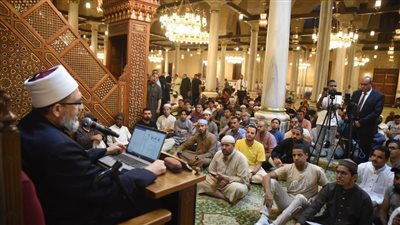 انطلاق مجالس قراءة كتاب «الشمائل المحمدية» للإمام الترمذي بمسجد الإمام الحسين 