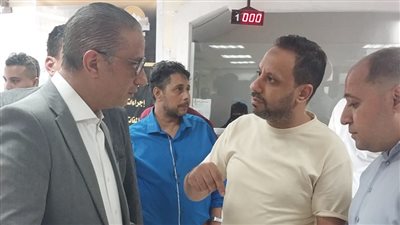 محافظ الجيزة يتابع الخدمات بالمراكز التكنولوجية بأحياء الوراق وإمبابة والمنيرة الغربية