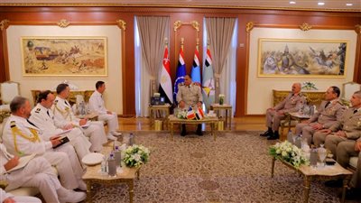 وزير الدفاع ورئيس الأركان يبحثان مع رئيس أركان فرنسا تعزيز التعاون العسكري