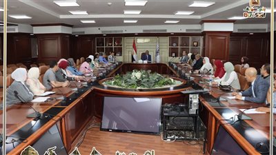 محافظ بني سويف يلتقي فريق محور التنمية السياحية من حملة درجتي الدكتوراه والماجستير