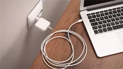 هل شاحن اللابتوب USB-C آمن لشحن الهاتف؟