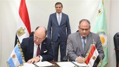 وزير الزراعة يشهد توقيع مذكرة تفاهم للتعاون الزراعي مع الأرجنتين