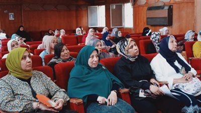 وعي الأسرة يبدأ من المعرفة.. لقاءات بالشرقية تناقش مخاطر السوشيال ميديا والصحة الإنجابية