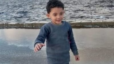 مصرع طفل صدمه توك توك بطريق عزبة أبو حسين بالفيوم