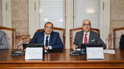 بروتوكول بين جامعة عين شمس والمصرية للاتصالات لتشغيل منصة الذكاء الاصطناعي 