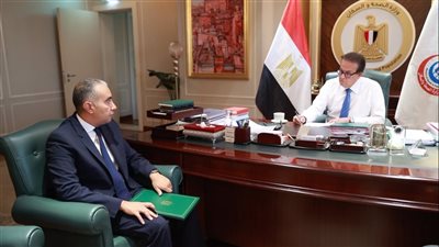 توجيهات وزير الصحة خلال لقائه مع سفير مصر لدى أوغندا لتعزيز التعاون الصحي
