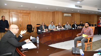 محافظ الفيوم يوجه بسرعة تطهير بركة الأكسدة الطبيعية لمياه الصرف الصحي بالشواشنة