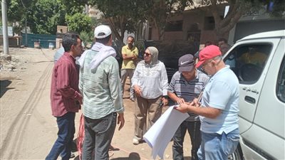 القوصية على طريق السيولة المرورية.. موقف جديد خارج الكتلة السكنية