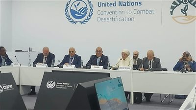 بحوث الصحراء يبحث تعزيز التعاون الدولي لمواجهة التصحر خلال «COP17»