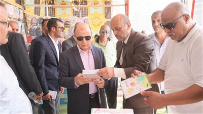 محافظ الغربية يفتتح معرض «أهلاً مدارس» بالمحلةويطالب زيادة المعارض بالمراكز 