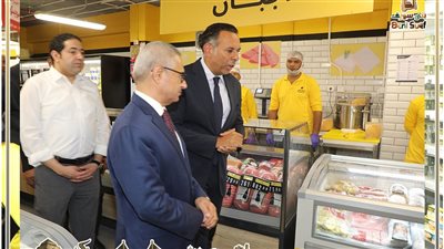 محافظ بني سويف يتفقد أول فروع «سوبيكو» بالمحافظة