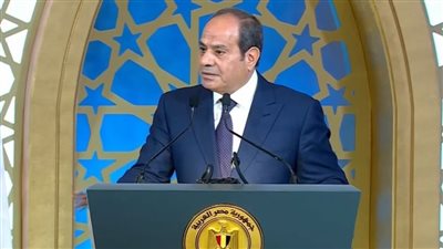 السيسي: هناك فوضى في وسائل التواصل وبعض وسائل الإعلام في الإلمام بتحديات مصر