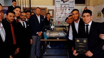 طلاب الميكاترونكس بجامعة العاصمة يبتكرون ماكينة CNC Router لتشكيل ونقش الرخام 