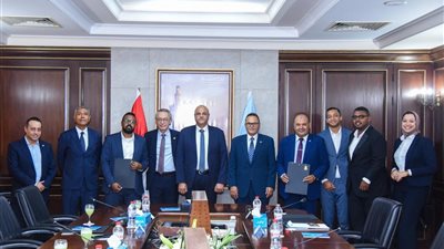 محافظ الإسكندرية يبحث مع «أبوقير للأسمدة» تحويل المخلفات إلى طاقة وإنتاج البيوجاز