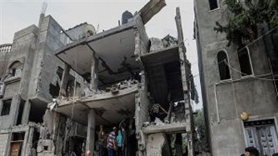 إصابة فلسطينيين بينهم طفل بنيران الاحتلال واستمرار القصف في مناطق عدة بغزة