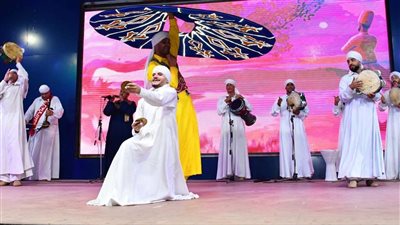 عروض فنية متنوعة لفرقتي كفر الشيخ للفنون الشعبية والتنورة التراثية ضمن 