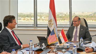 وزير الاستثمار: حريصون على تذليل العقبات وازالة التحديات التي تواجه الاستثمارات الأمريكية