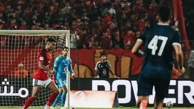 الأهلي يتقدم على زد في الشوط الأول بهدف بن شرقي