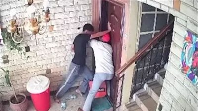 اقتحام شقة ومحاولة سرقة سيدة.. حبس متهمي فيديو البساتين