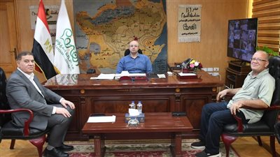 محافظ الفيوم يناقش  استعدادات تنظيم معرض 