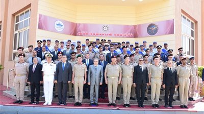 الأكاديمية العسكرية تحتفل بتخريج طلبة مركز التدريب المهني التابع لهيئة قناة السويس