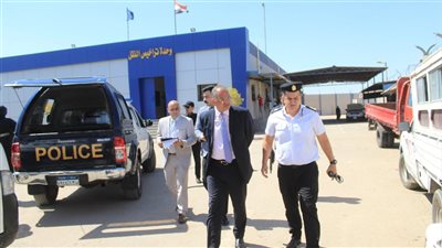 مدير أمن الفيوم في جولة ميدانية بوحدة تراخيص سيارات النقل بدمو 