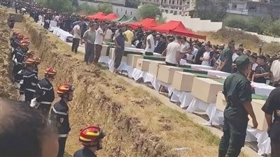 تشييع جماعى لضحايا حرائق الجزائر.. والسلطات تفتح تحقيقًا وسط وجود شبهة افتعال