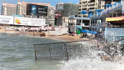 انخفاض بالحرارة واضطراب وارتفاع الأمواج تحذير للمواطنين بالإسكندرية 