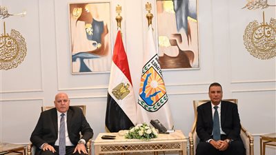محافظ جنوب سيناء يبحث مع مساعد وزير الداخلية تيسير حركة المواطنين والزائرين وتعزيز السياحة