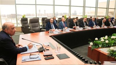 وزير الكهرباء يجتمع برؤساء شركات التوزيع لمتابعة منظومة الشكاوى والتظلمات حول فواتير الكهرباء