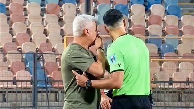 الوفد يكشف كواليس حوار وائل جمعة ومحمد معروف في مباراة الأهلي وزد
