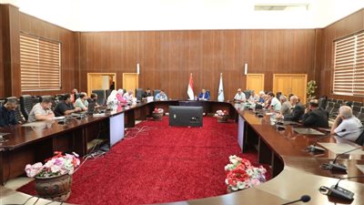  إنشاء موقف إقليمي مجمع ذكي بالطريق الدائري بالغردقة والغاء  كافة مواقف الأتوبيسات