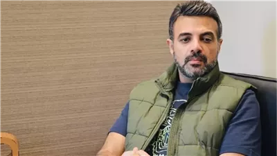 الموت يفجع عمرو محمود ياسين.. تفاصيل